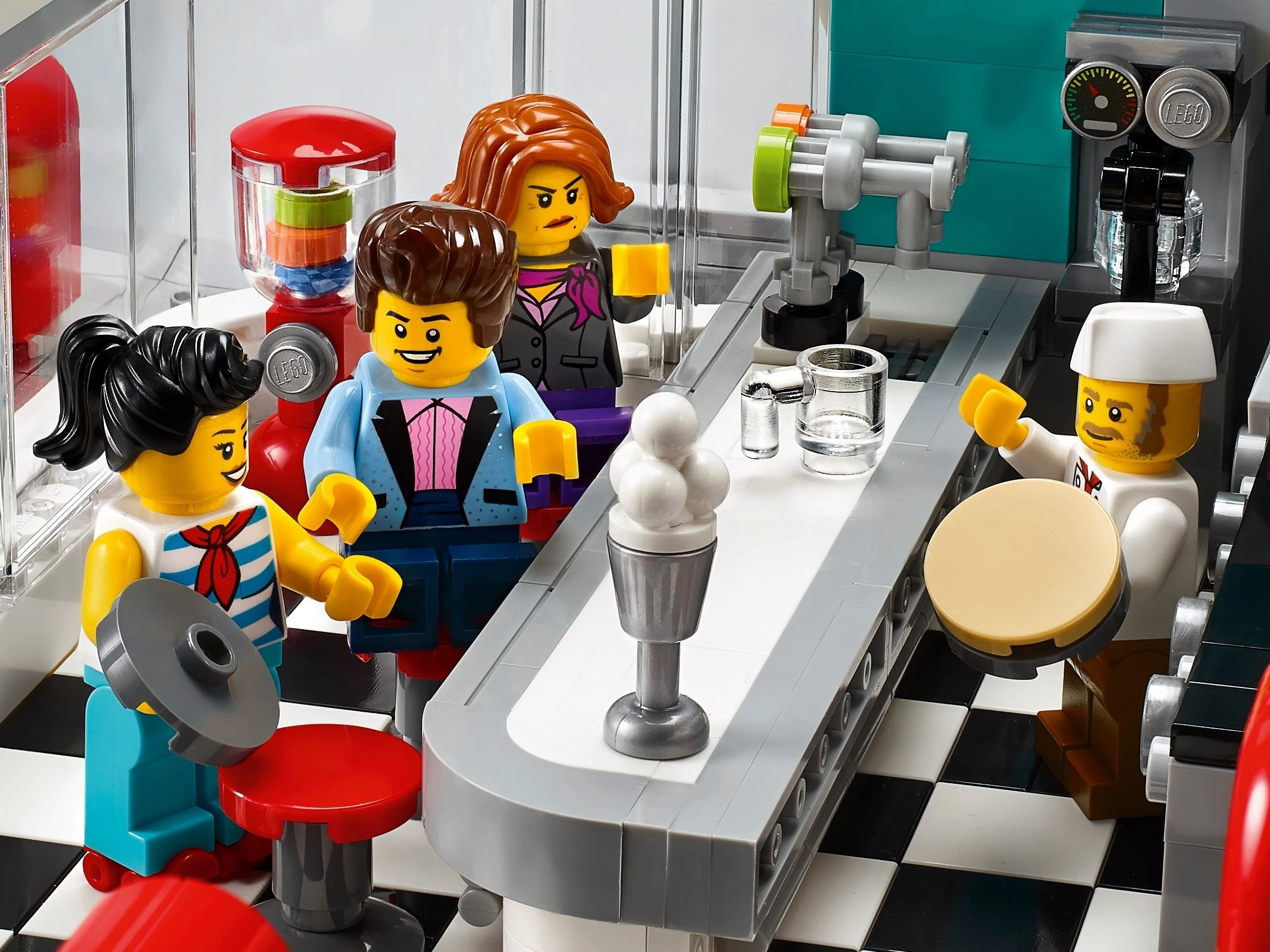 LEGO Downtown Diner 10260 Alt13