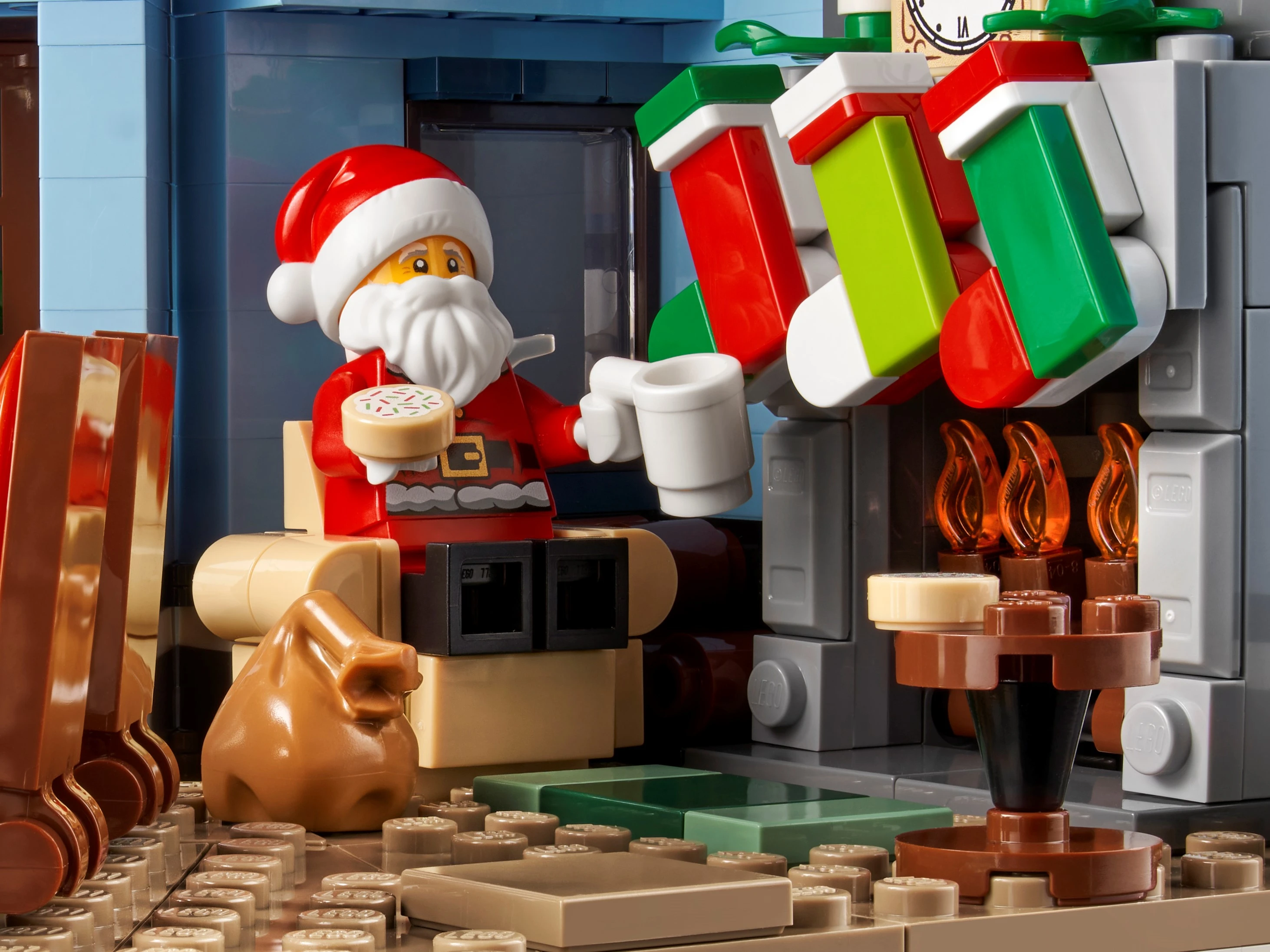 LEGO Santa’s Visit 10293 Alt10