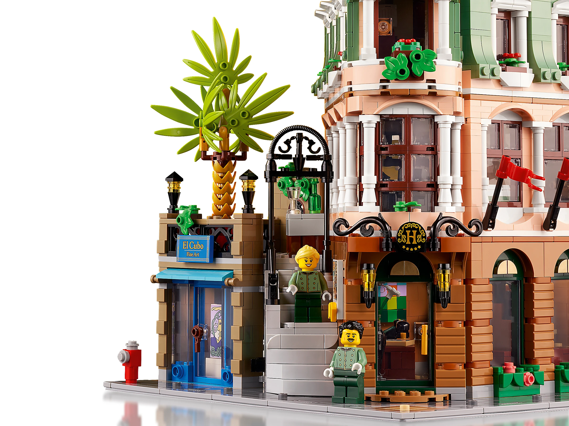 LEGO Boutique Hotel 10297 Alt2