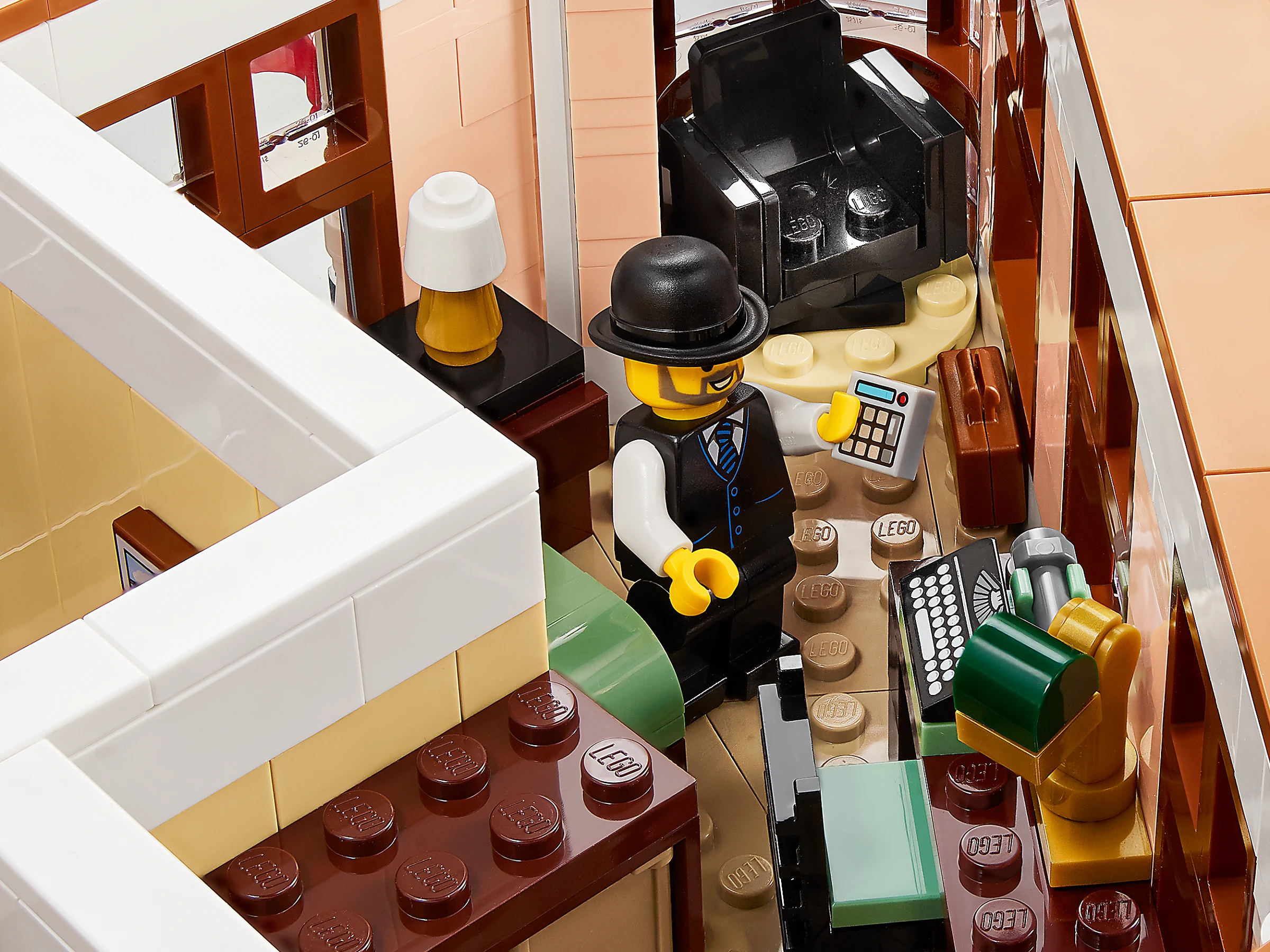 LEGO Boutique Hotel 10297 Alt6