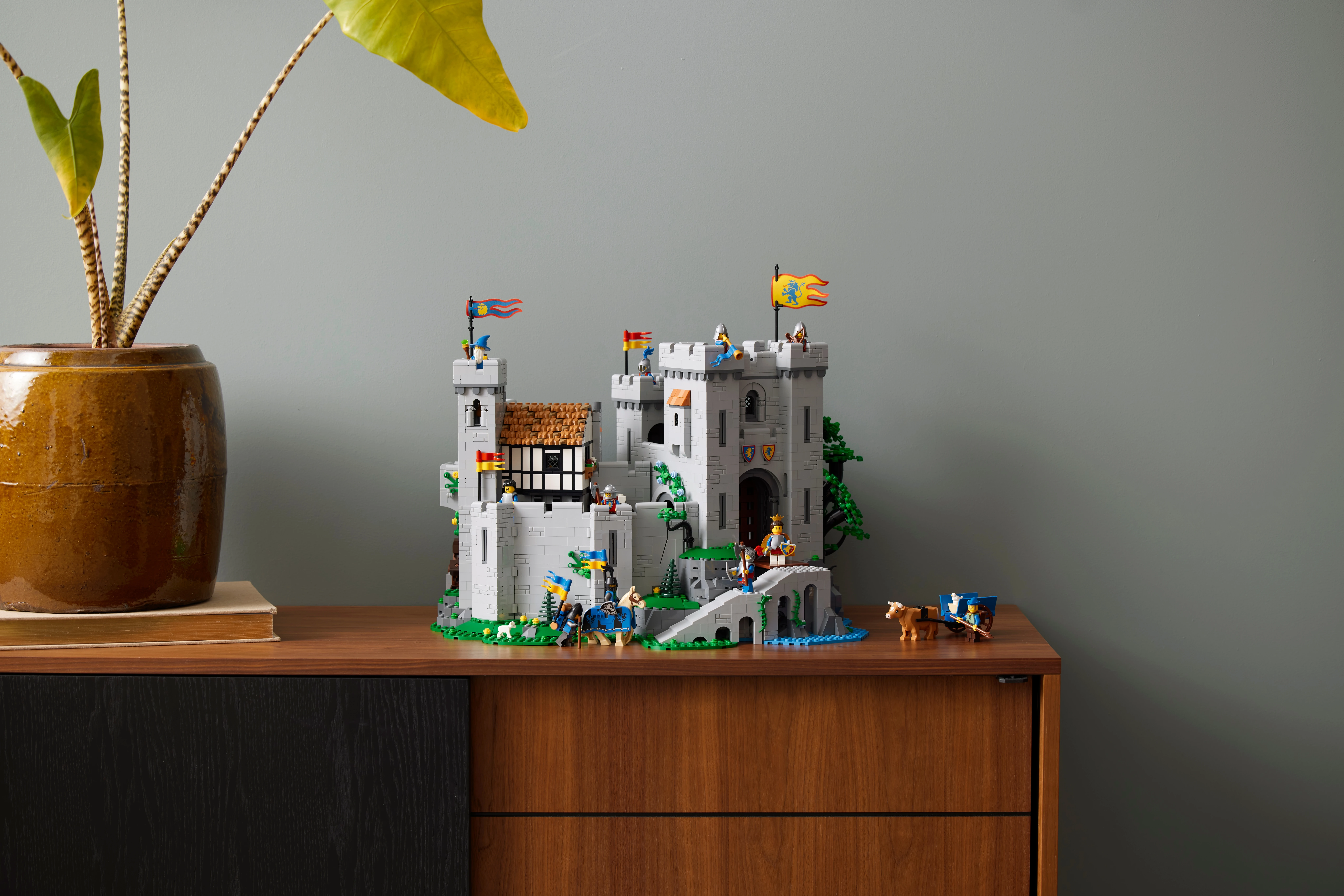 LEGO Lion Knights' Castle 10305 Alt7