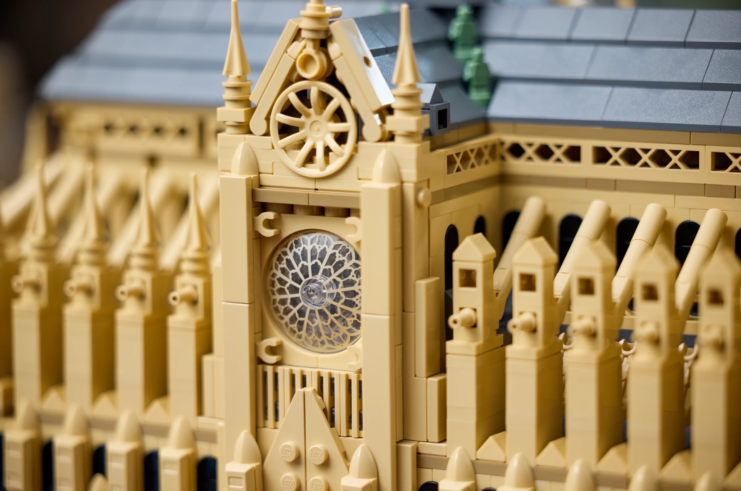 LEGO Notre-Dame de Paris 21061 Lifestyle4