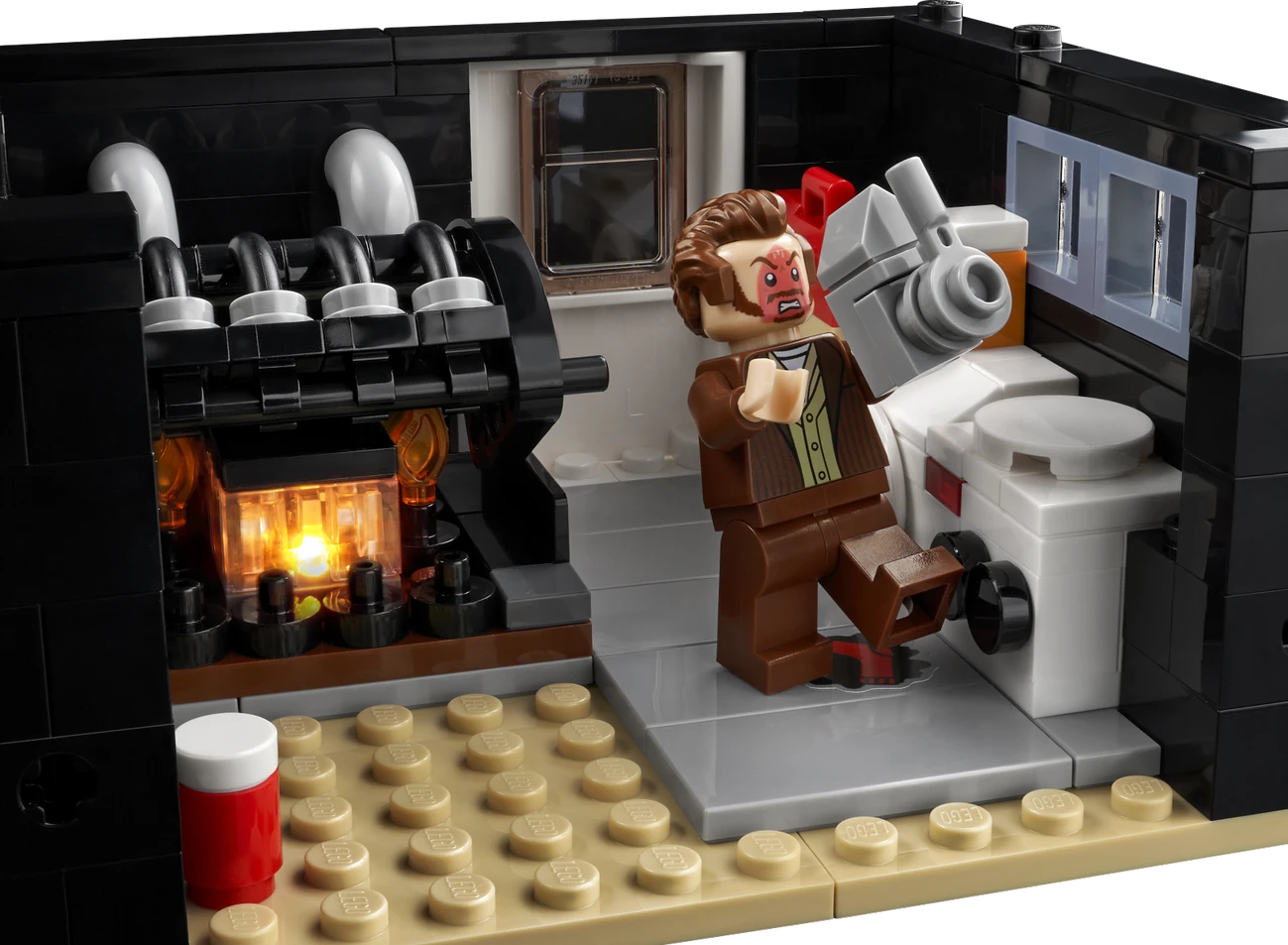 LEGO Home Alone 21330 Alt3